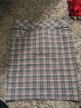 Plaid Pencil Skirt in Gray and Red - Classic Workwear